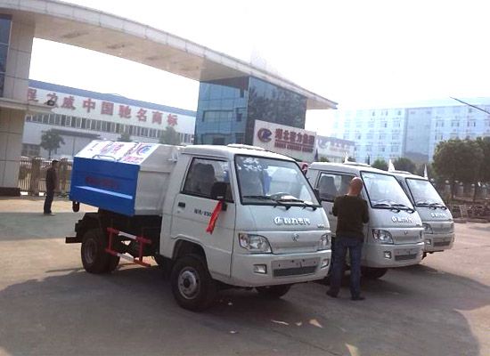 福田小卡3方勾臂垃圾車圖片