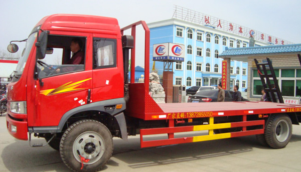 湖北程力集團(tuán)平板運(yùn)輸車的保養(yǎng)與介紹